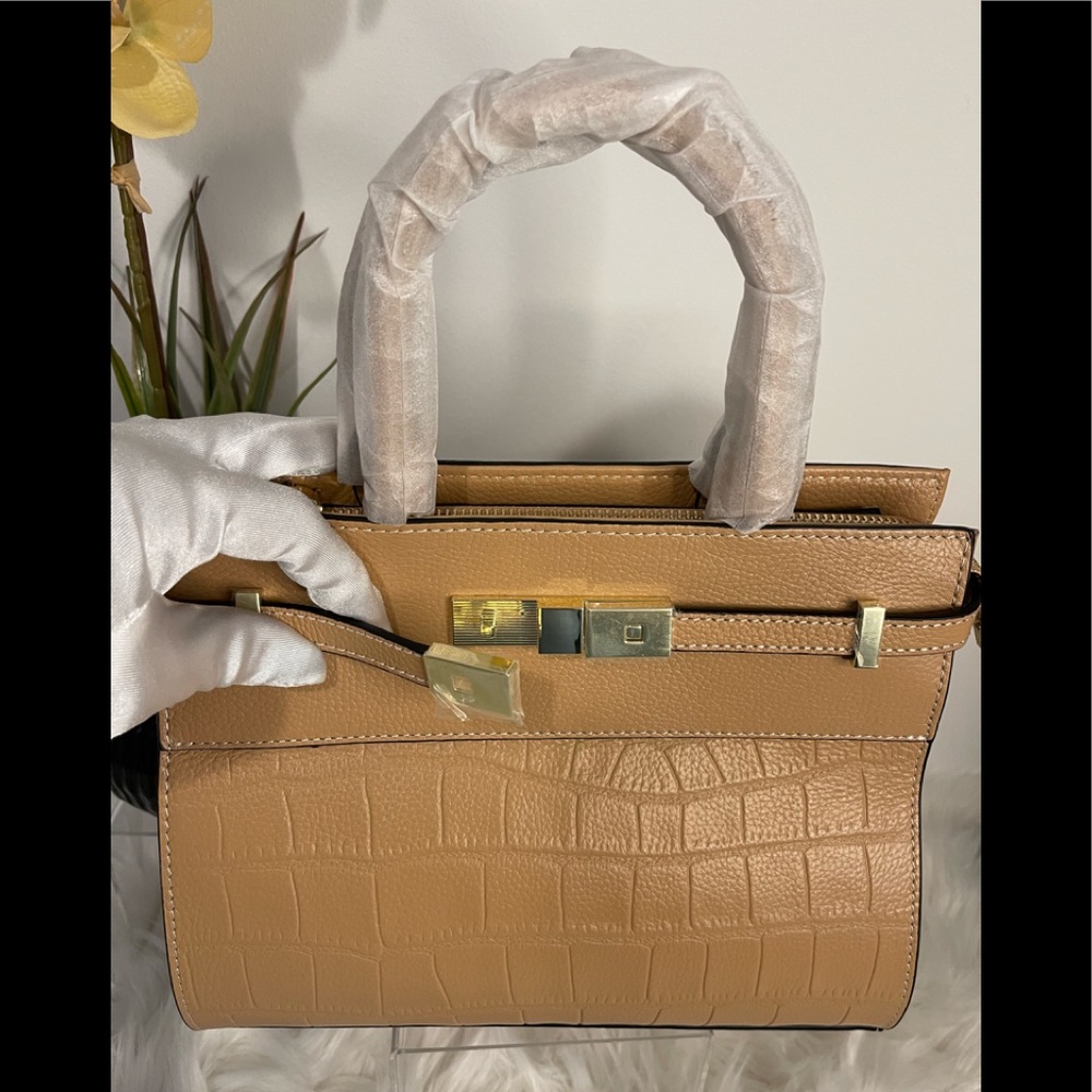 SATCHEL TEXTURED GENUINE LEATHER BAG💕 - Picture 2 of 4